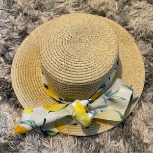 Sunhat with lemon bow